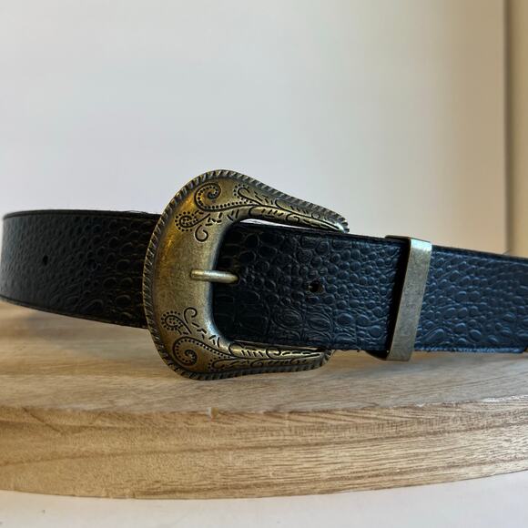 Black Vegan Leather Embellished Antique Brass Colored Buckle Size Medium main image 4